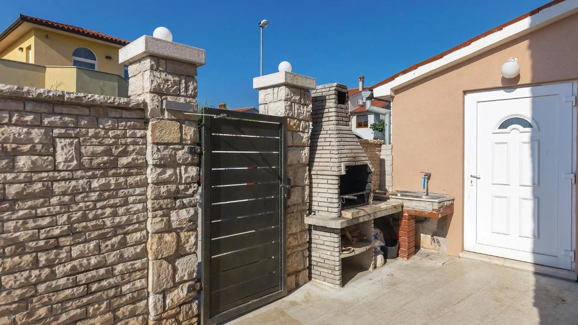 Cozy Apartment In Pula With Wifi