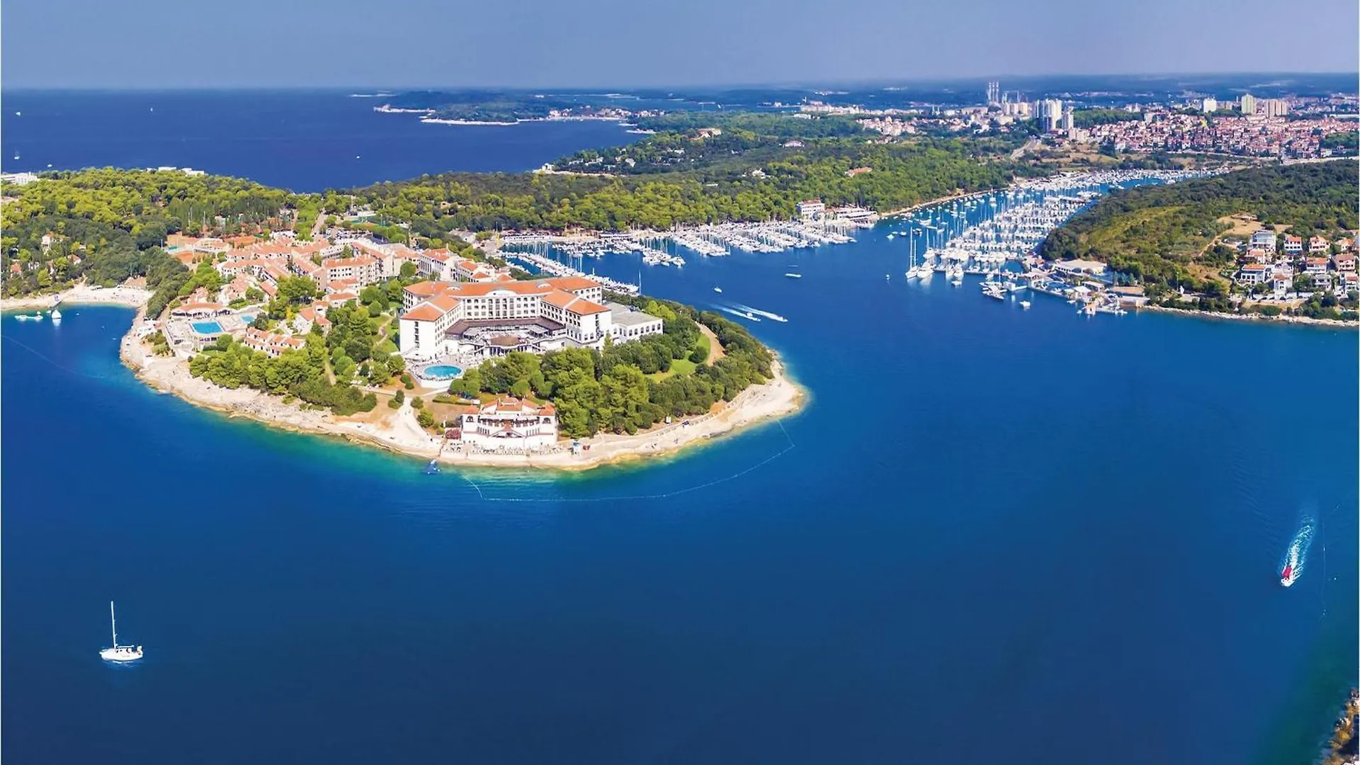 Cozy Apartment In Pula With Wifi 0*,